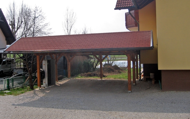 Leseni nadstreški, garaže